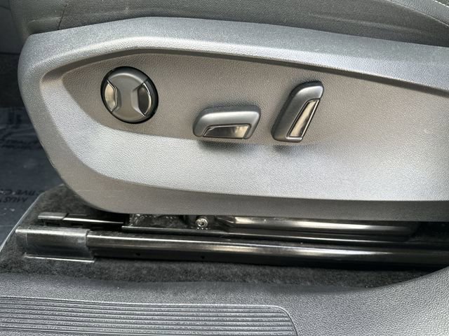 Used 2024 Volkswagen Tiguan SE AWD/4WD image 16