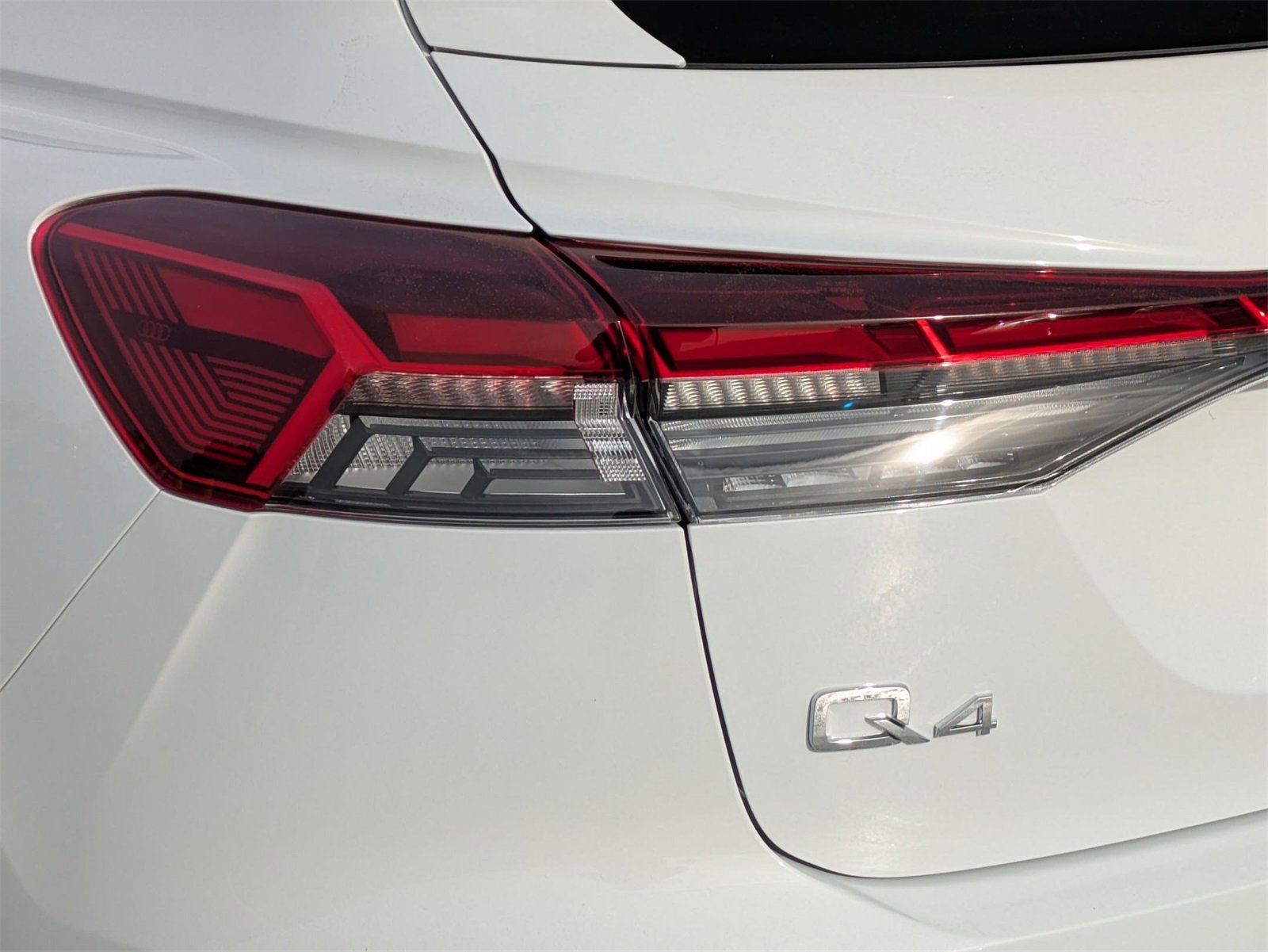 Used 2025 Audi Q4 e-tron Prestige image 18