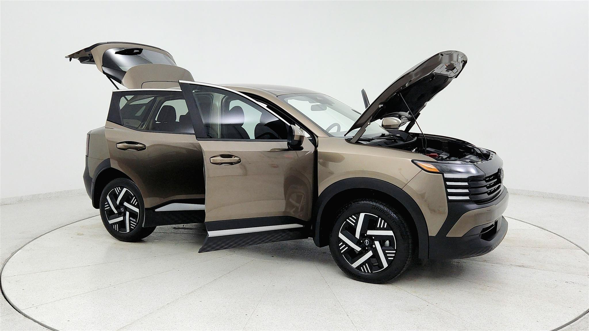 Used 2025 Nissan Kicks SV w/ Charging Package FWD image 30