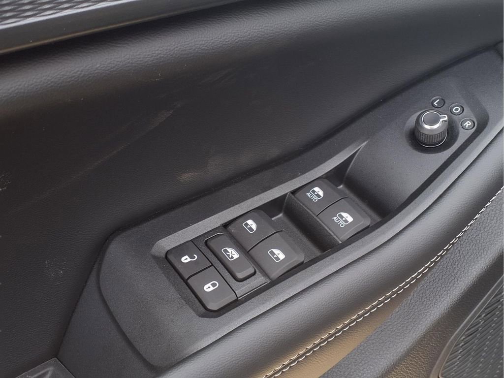 New 2026 Jeep Grand Cherokee Laredo X AWD/4WD image 4