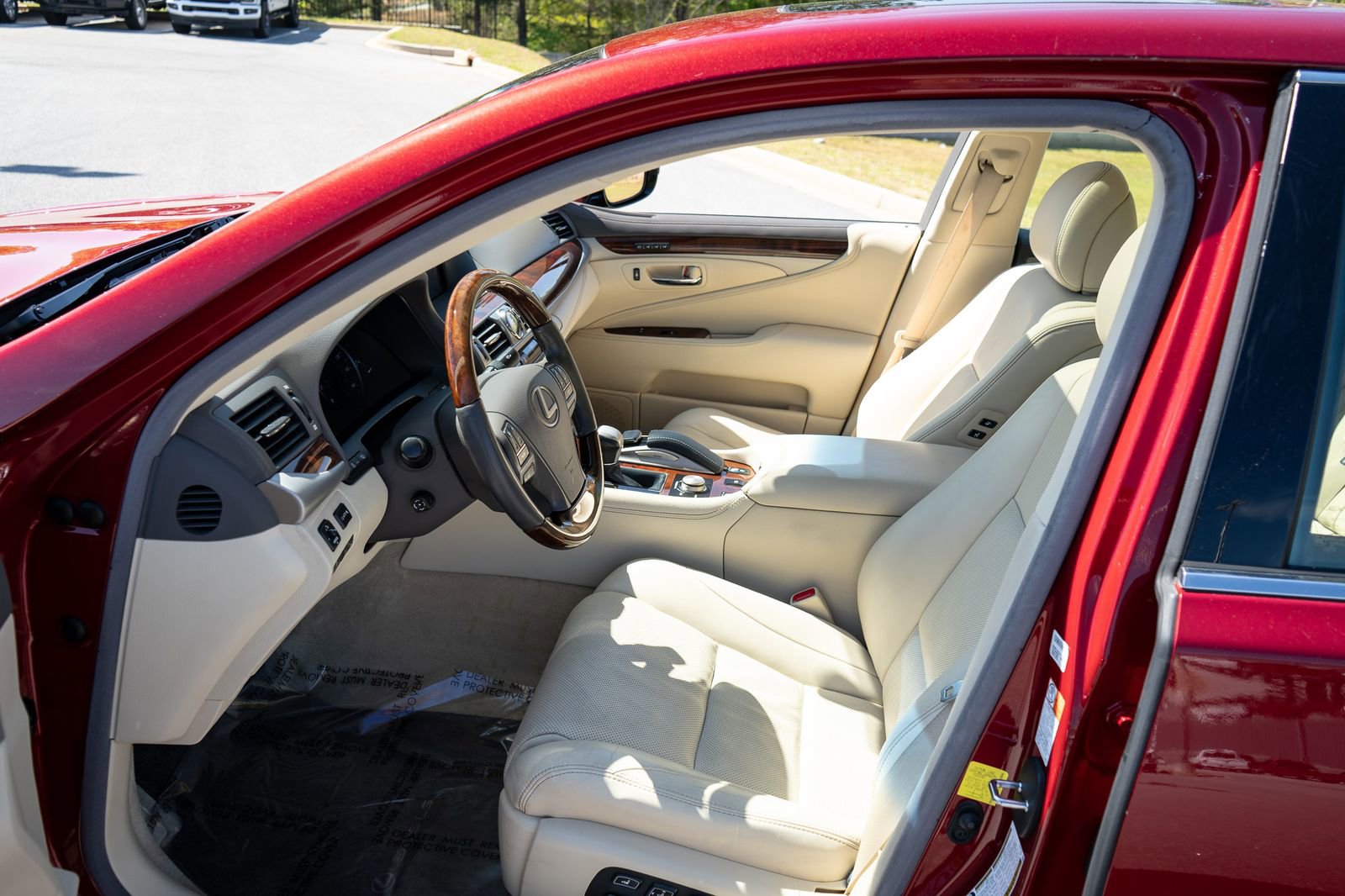 Used 2017 Lexus LS 460 AWD w/ Comfort Package image 14
