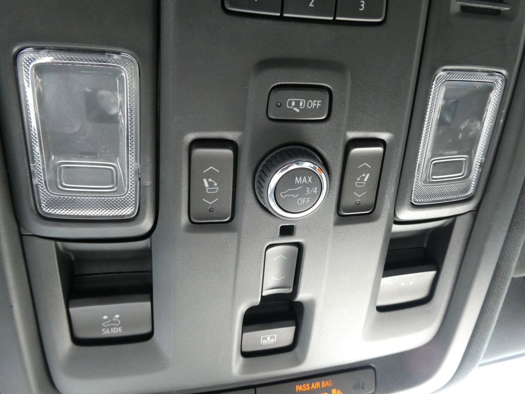 Certified 2024 Chevrolet Tahoe High Country w/ Advanced Technology Package AWD/4WD image 31