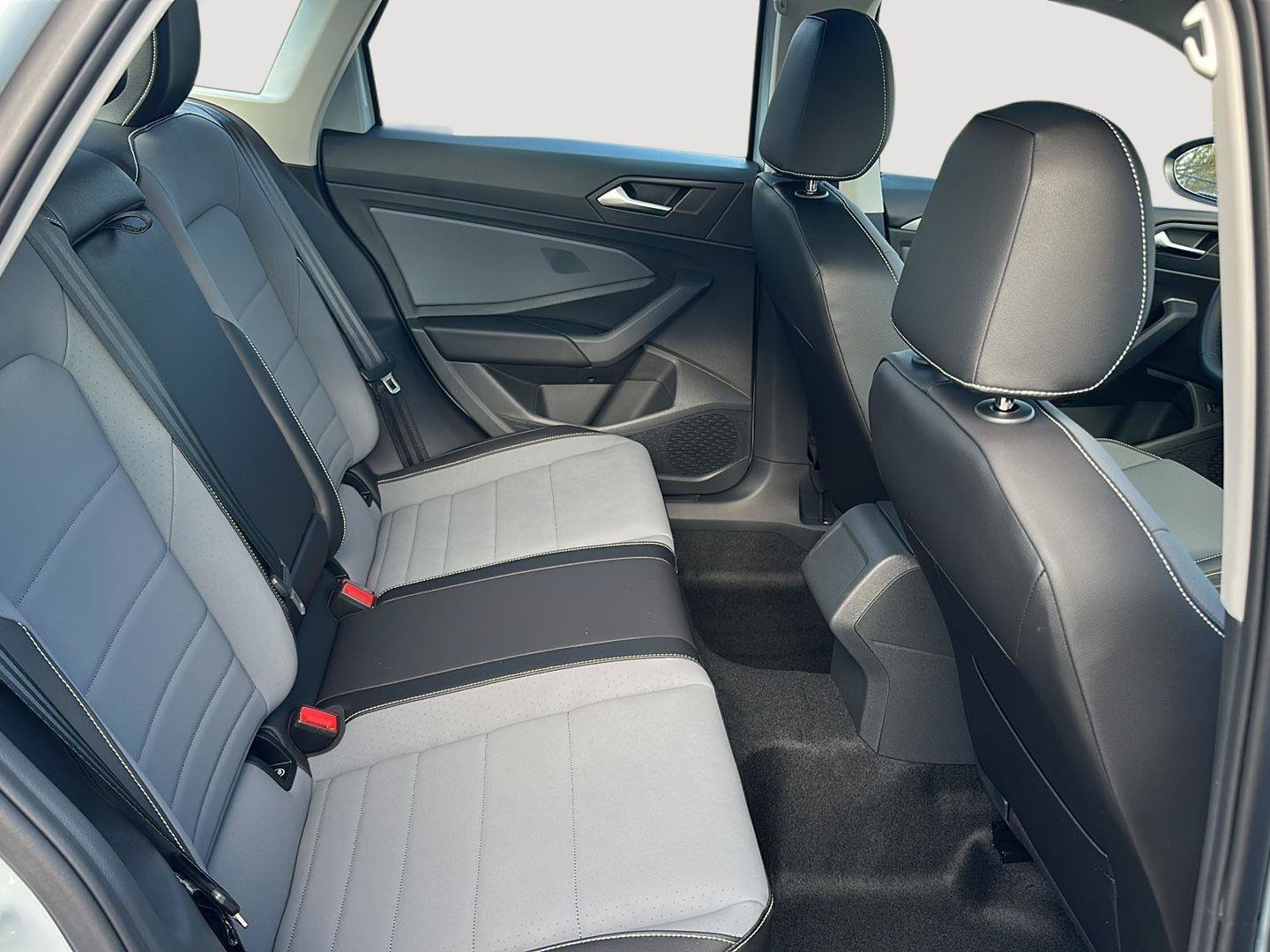 New 2026 Volkswagen Jetta SE FWD image 16
