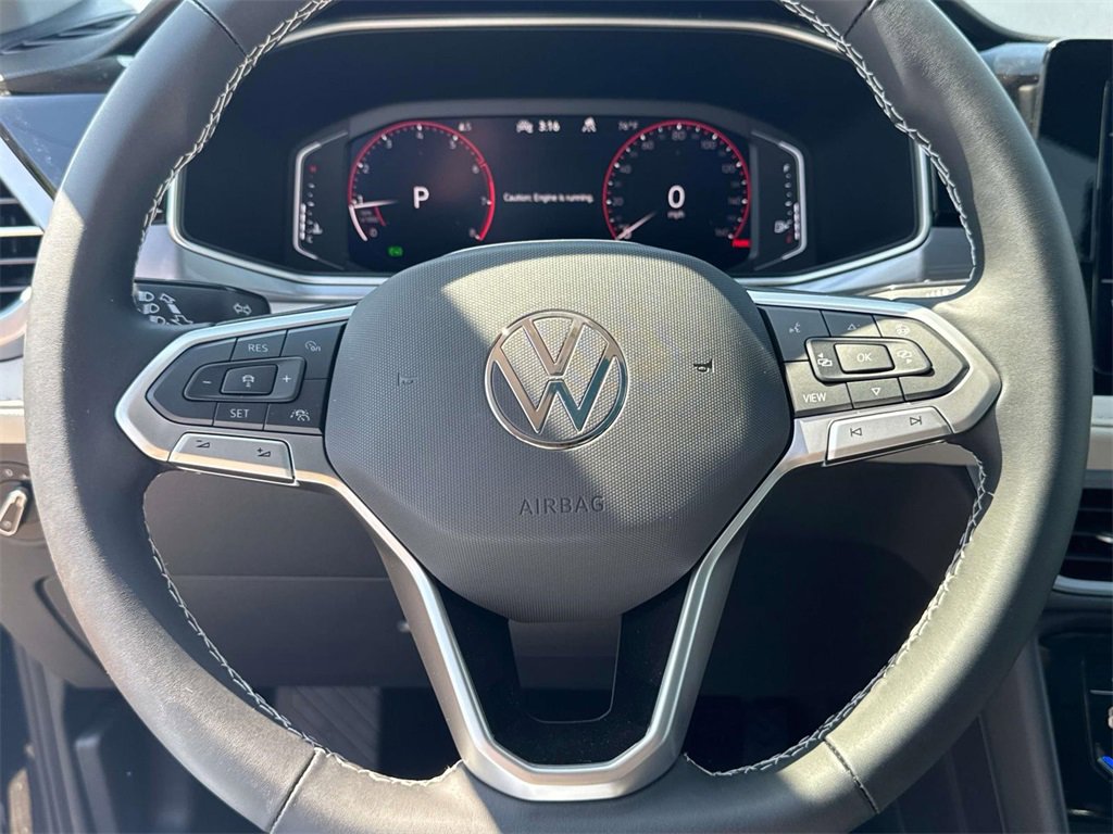 Used 2025 Volkswagen Taos SEL image 12