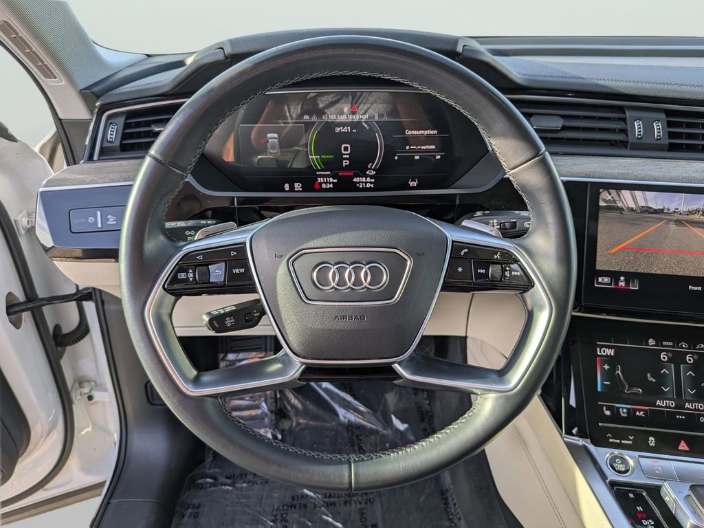 Used 2022 Audi e-tron Premium Plus w/ Premium Plus Package image 29