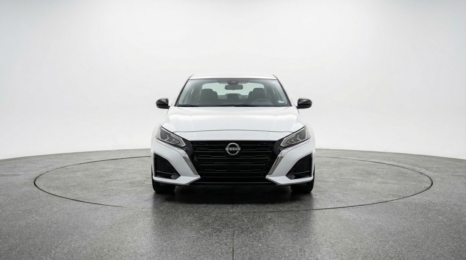 Used 2025 Nissan Altima 2.5 SV image 2