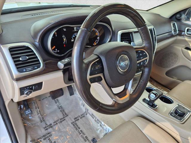 Used 2014 Jeep Grand Cherokee Overland w/ Advanced Technology Group AWD/4WD image 12