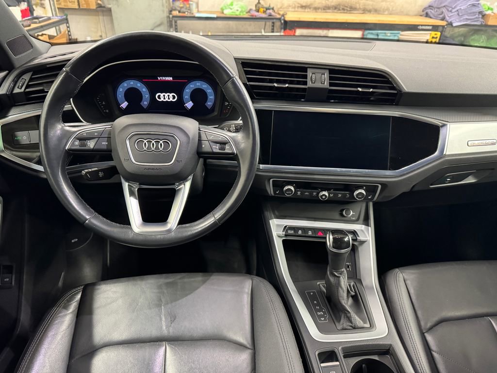 Used 2021 Audi Q3 2.0T Premium image 18