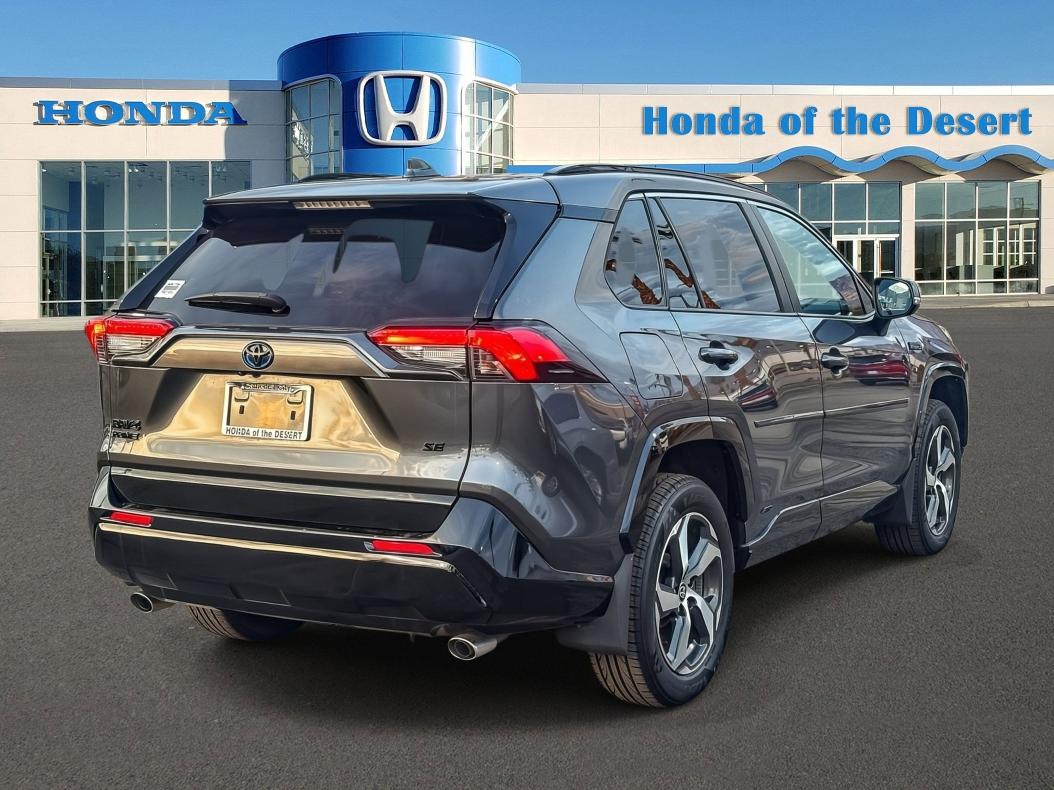 Used 2023 Toyota RAV4 SE w/ Weather & Moonroof Package image 9