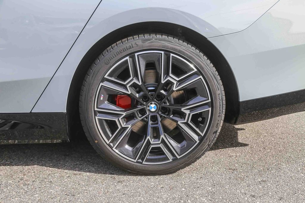 New 2026 BMW i5 eDrive40 w/ M Sport Package AWD/4WD image 8