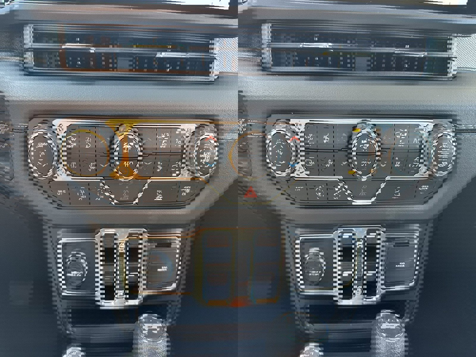 New 2025 Jeep Wrangler Sahara image 16