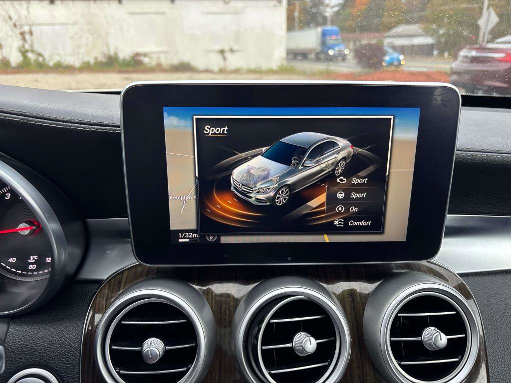 Used 2015 Mercedes-Benz C 400 4MATIC image 26