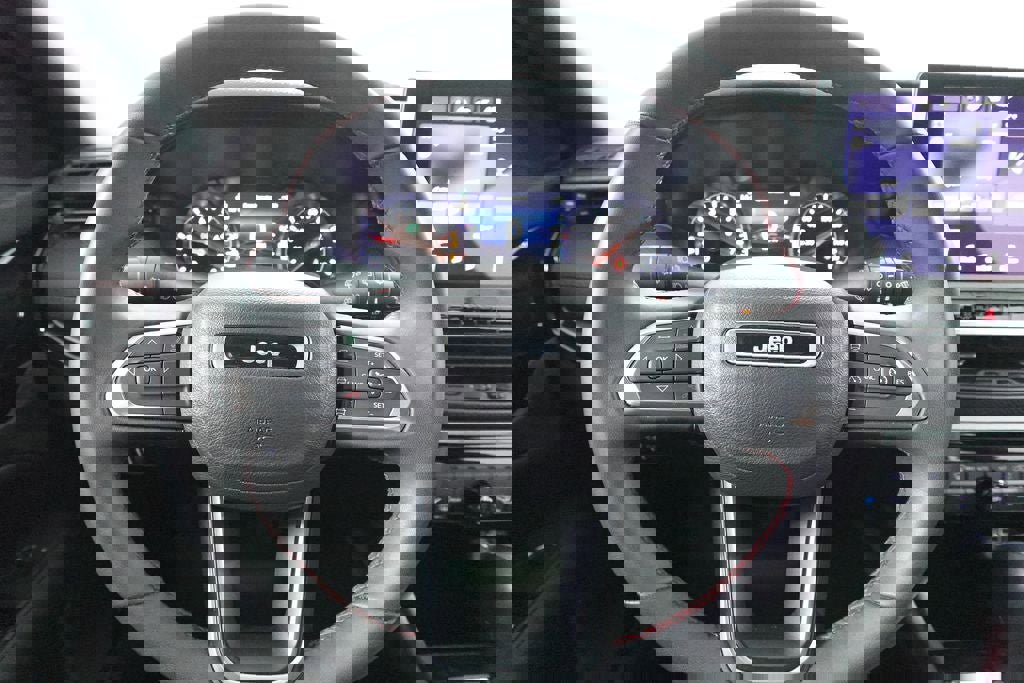 Used 2024 Jeep Compass Trailhawk image 14