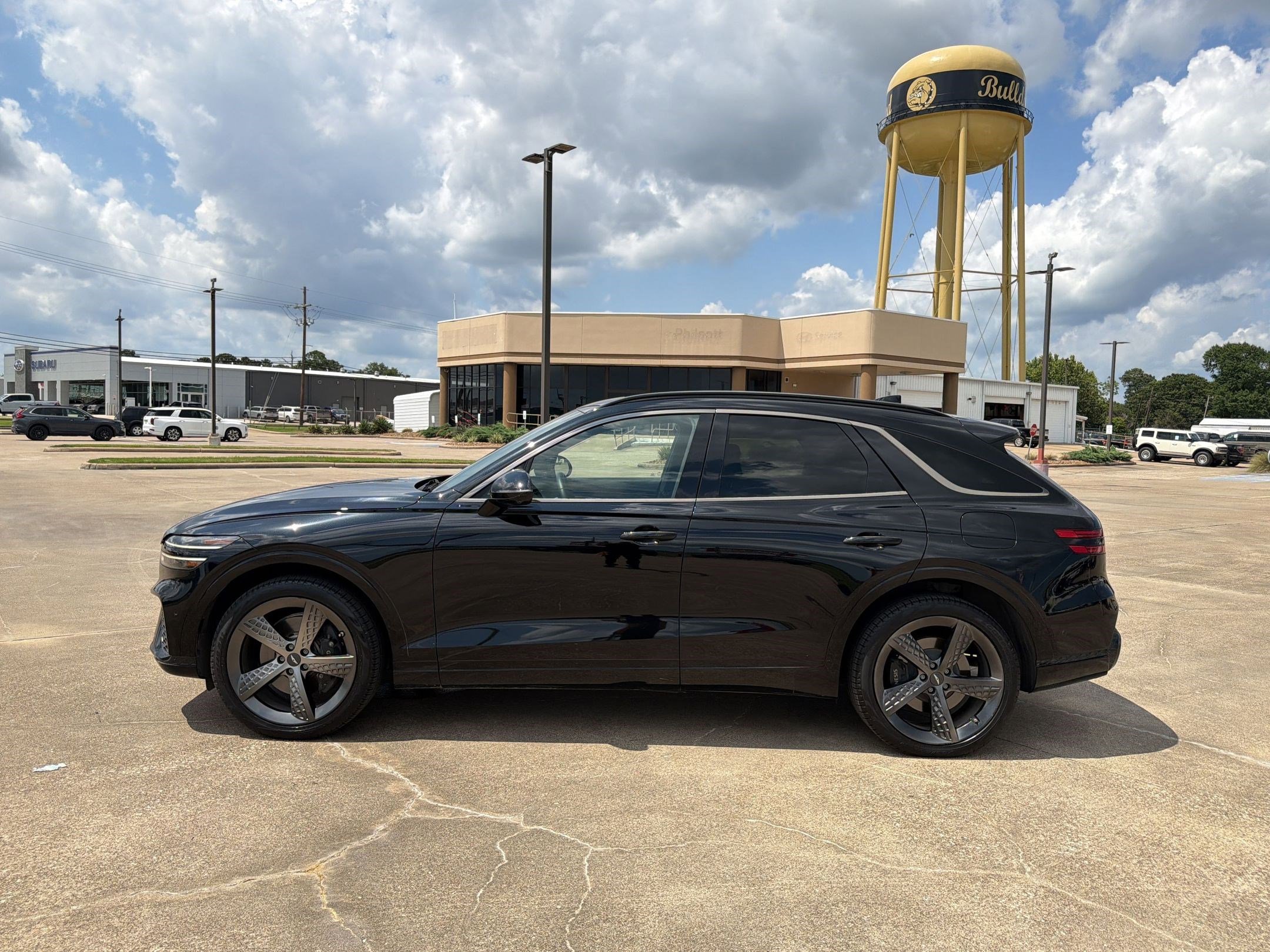 Used 2023 Genesis GV70 2.5T w/ Sport Prestige Package AWD/4WD image 2
