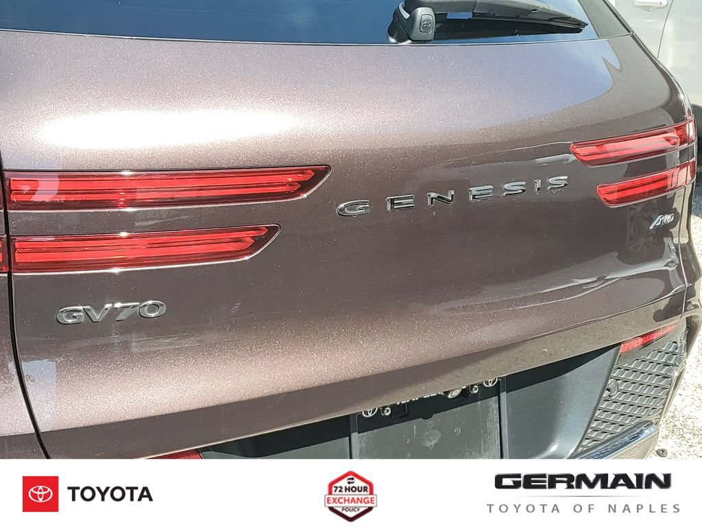 Used 2022 Genesis GV70 2.5T w/ Select Package AWD/4WD image 18