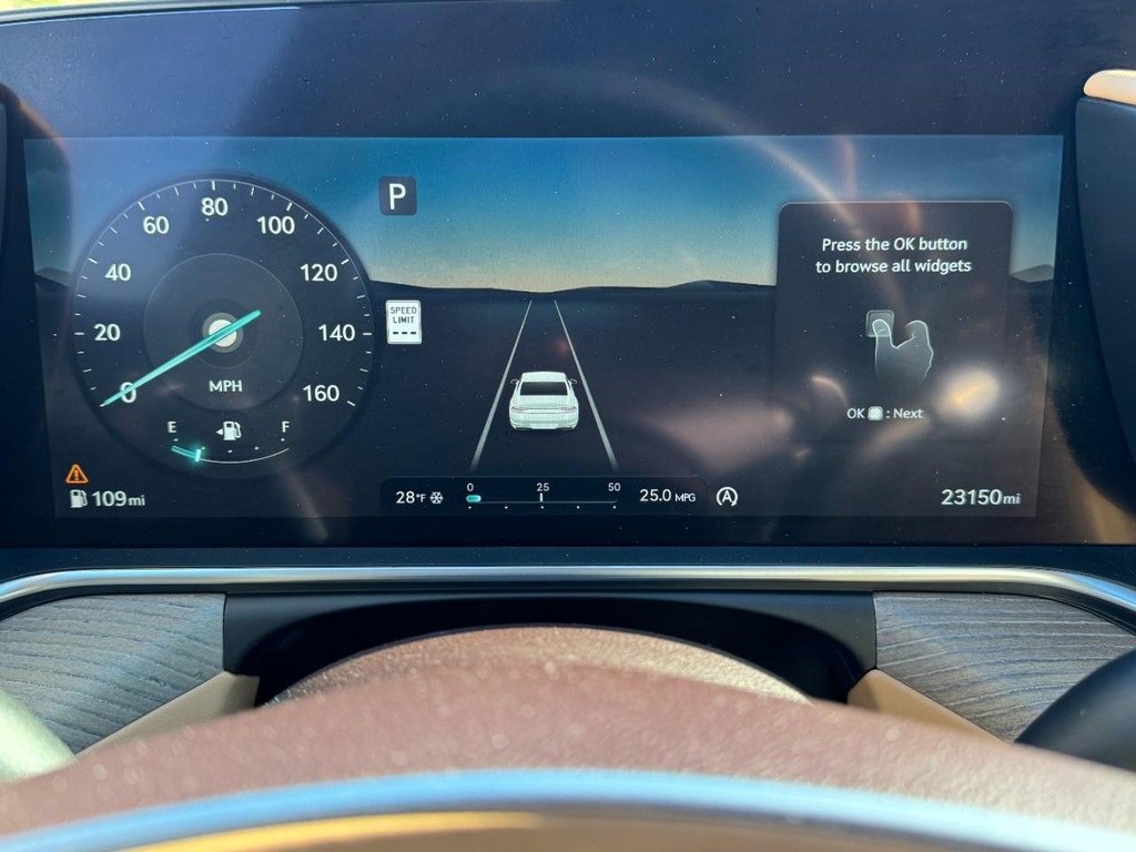 Certified 2023 Genesis G90 3.5T image 23