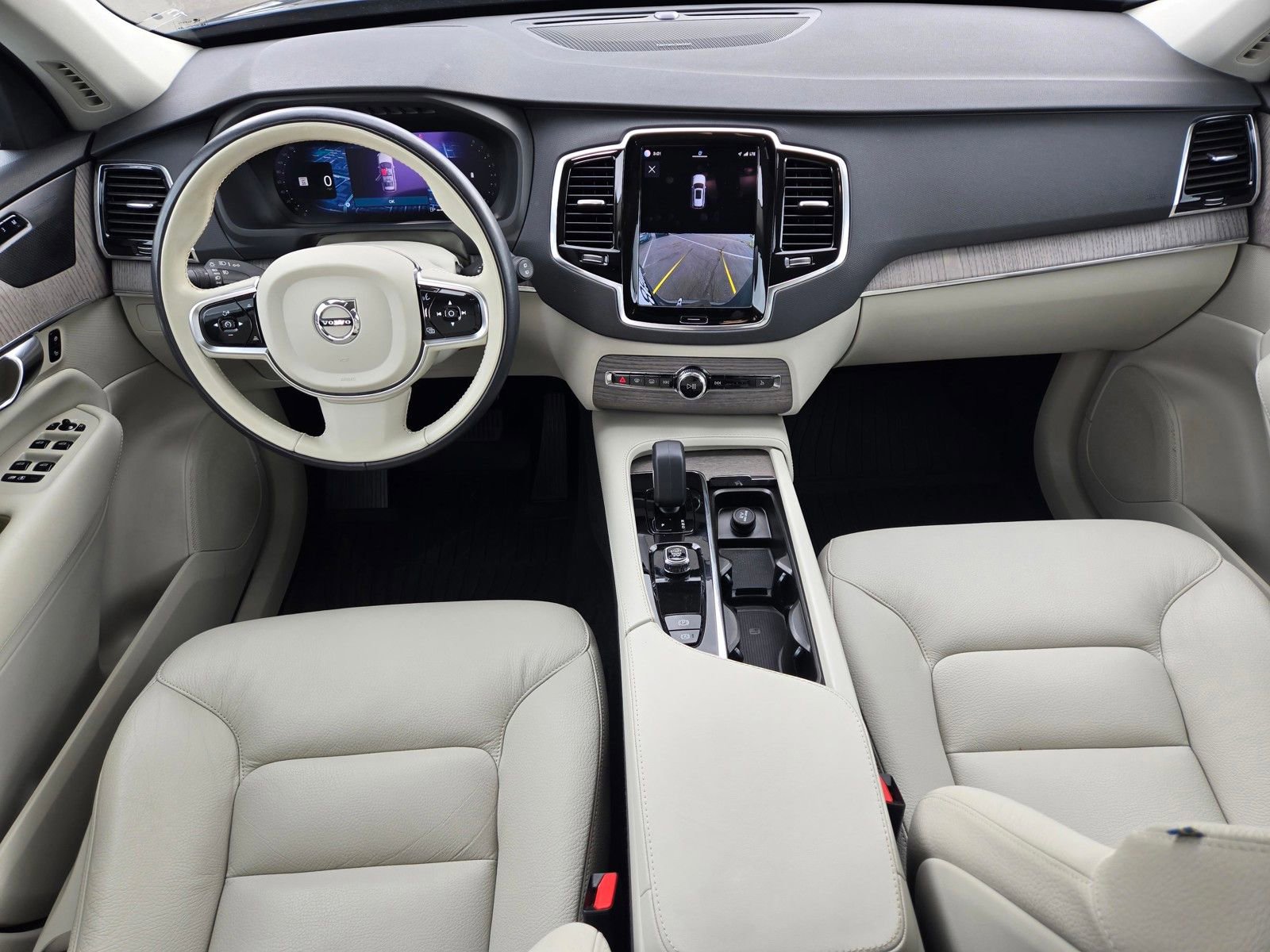 Certified 2023 Volvo XC90 B6 Plus w/ Protection Package Premier AWD/4WD image 17