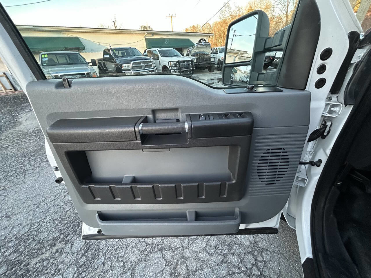 Used 2014 Ford F550 4x4 Crew Cab Super Duty image 17