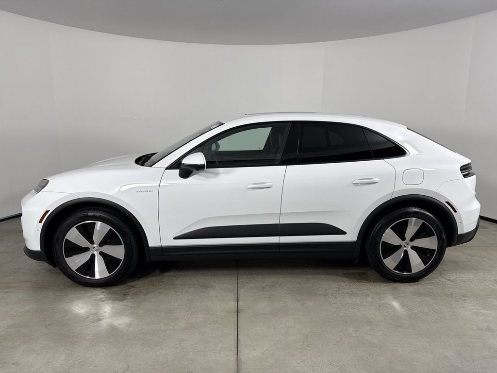 Certified 2025 Porsche Macan 4 Electric AWD/4WD image 2