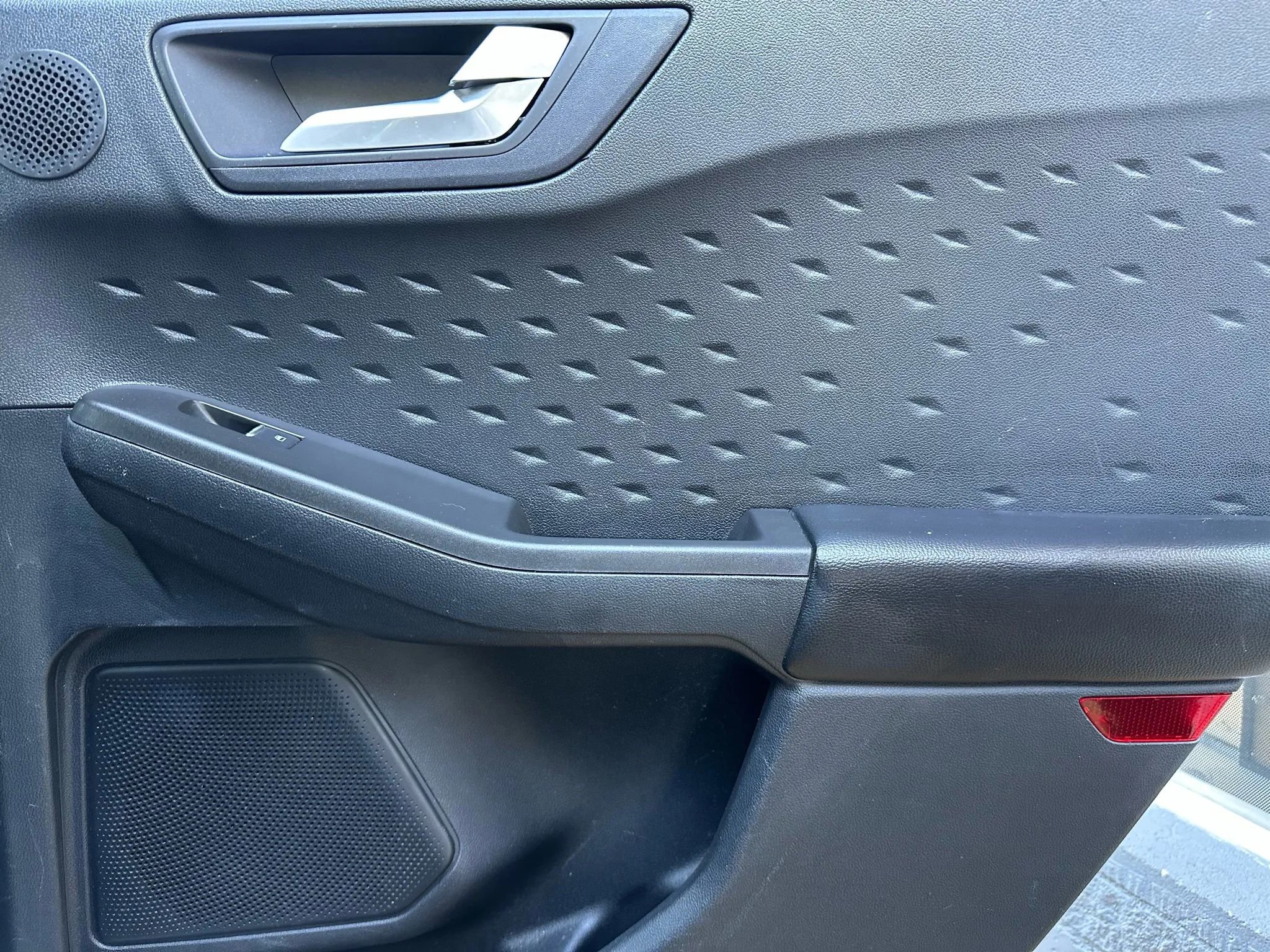 Used 2020 Ford Escape Titanium image 13