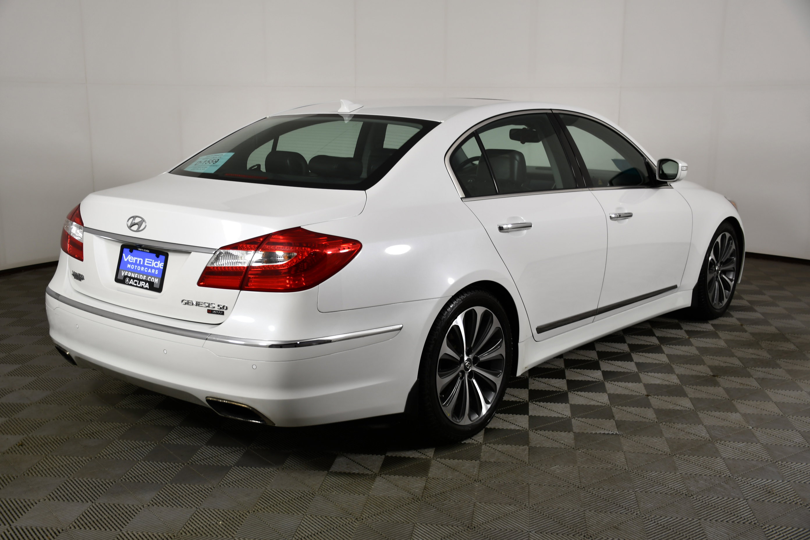 Used 2013 Hyundai Genesis 5.0 R-Spec RWD image 6