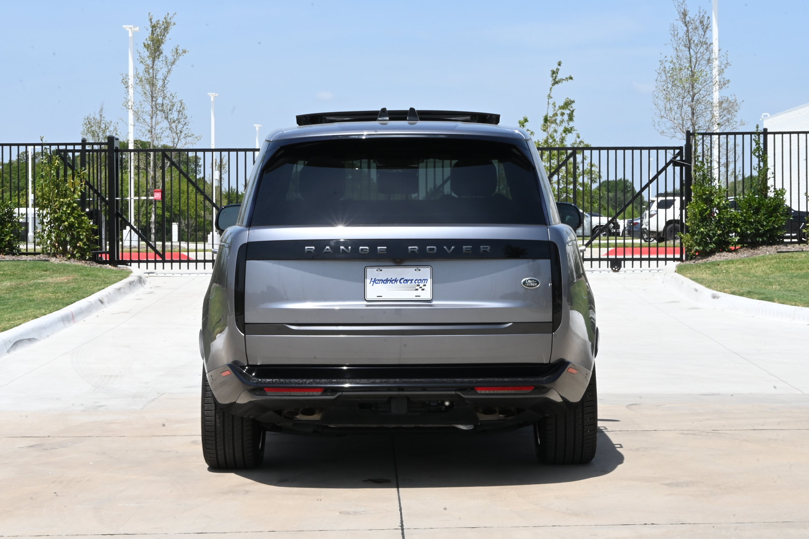 Used 2023 Land Rover Range Rover SE AWD/4WD image 7