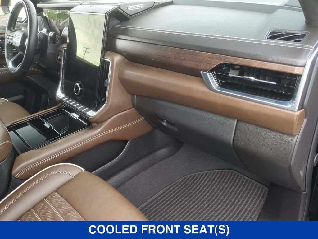 New 2025 GMC Yukon XL Denali Ultimate AWD/4WD image 25