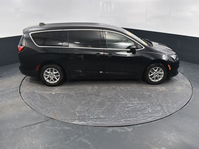 Used 2023 Chrysler Voyager LX image 48