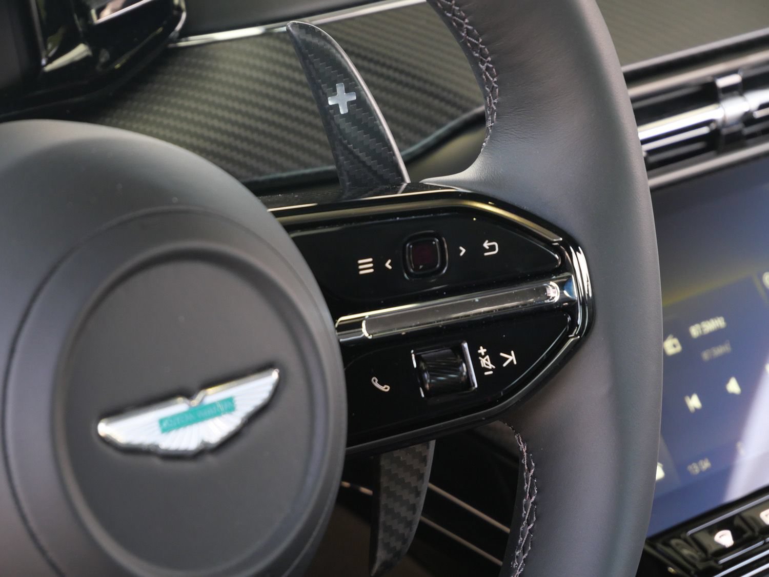 New 2026 Aston Martin V8 Vantage S RWD image 19