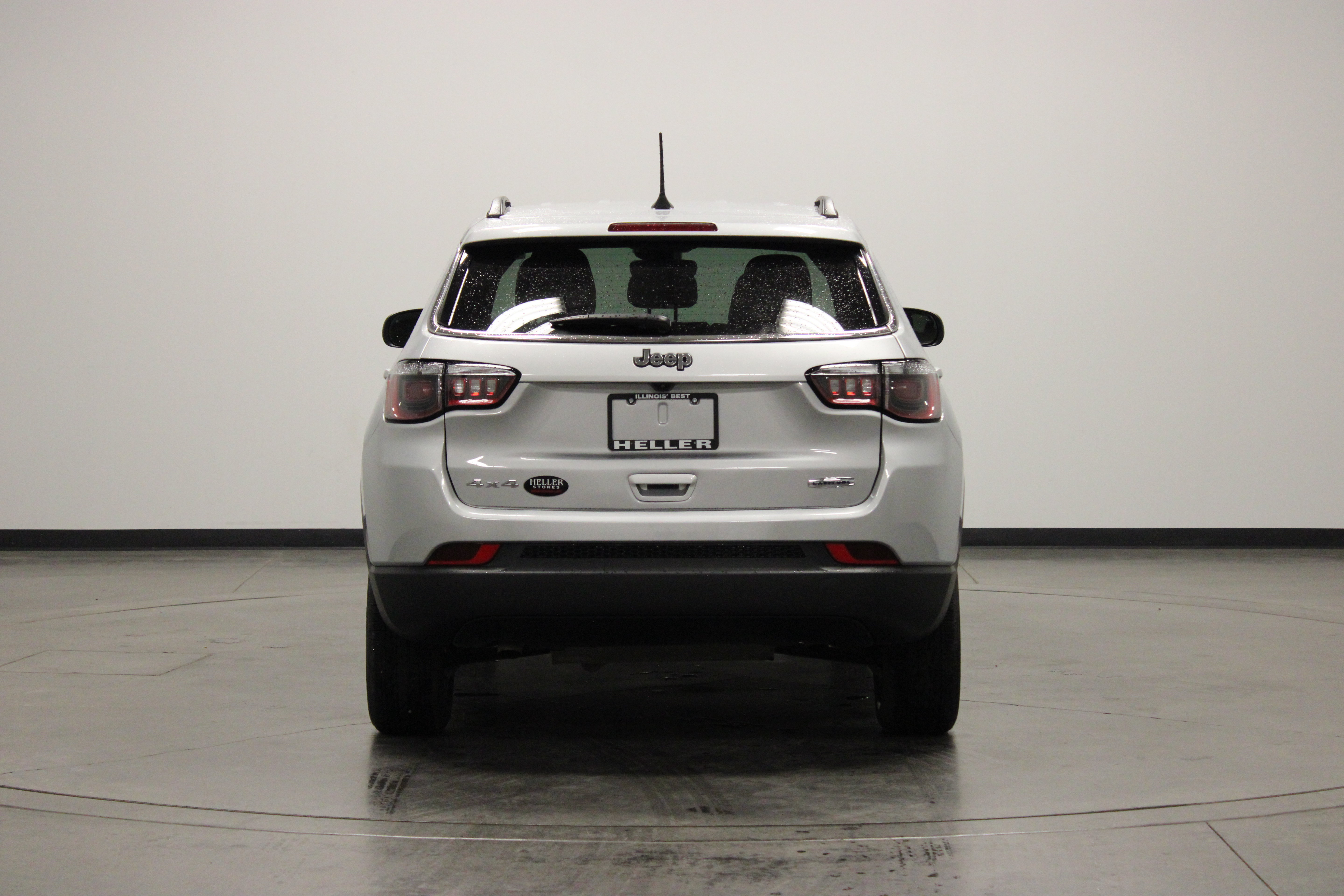 Used 2025 Jeep Compass Latitude AWD/4WD image 7