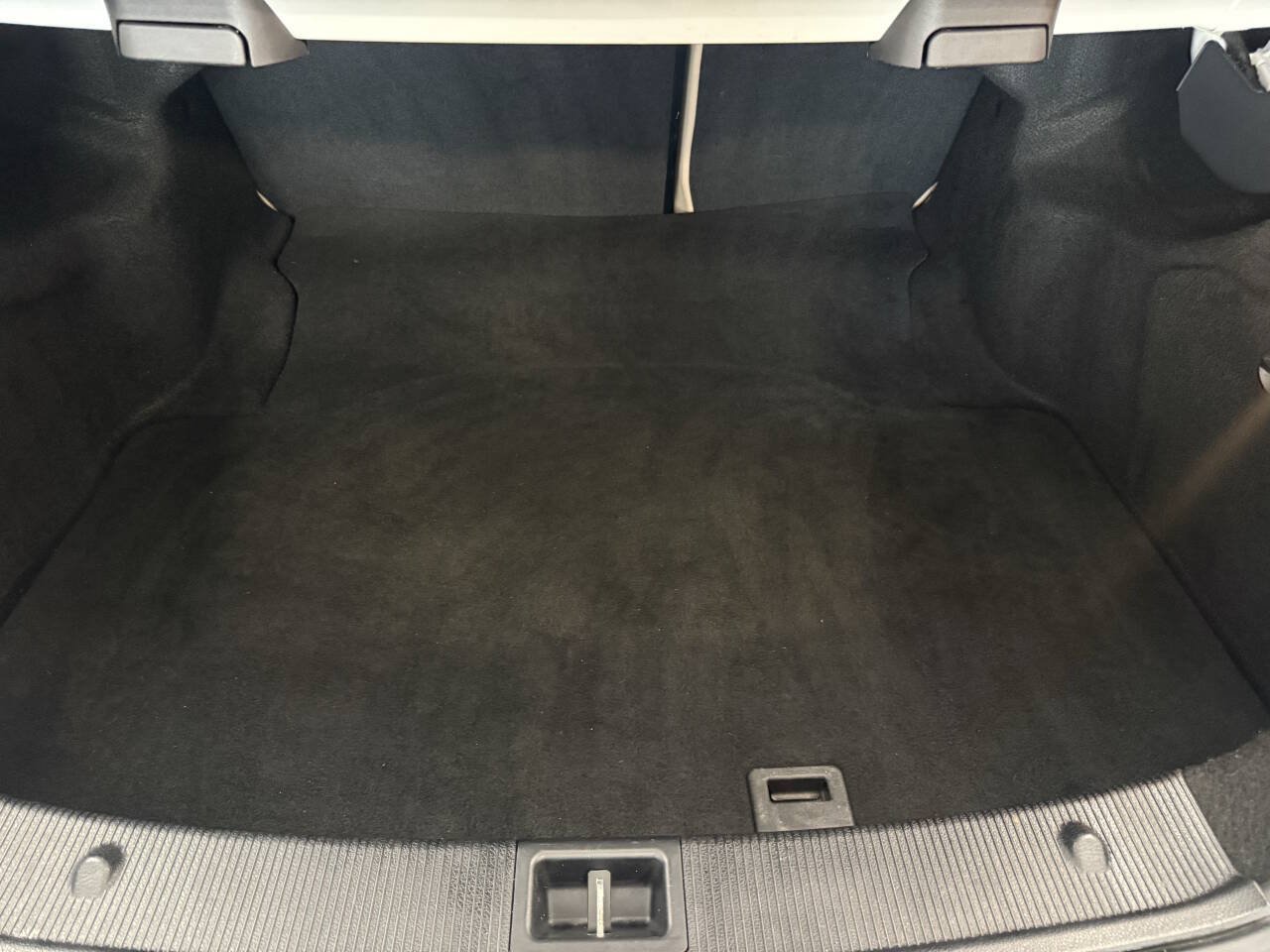 Used 2013 Mercedes-Benz C 250 Sedan image 23