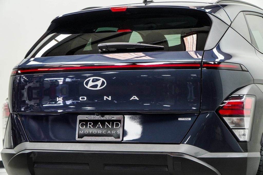 Used 2025 Hyundai Kona SEL image 13