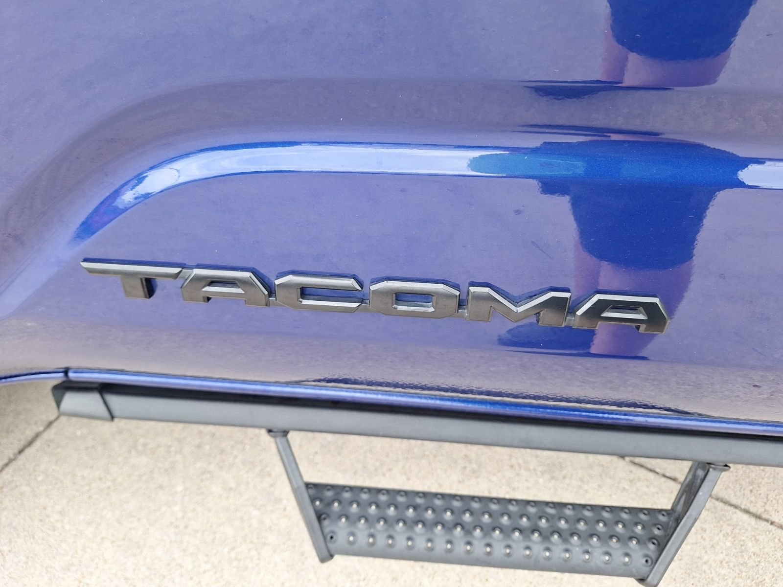 Used 2025 Toyota Tacoma TRD Sport AWD/4WD image 15