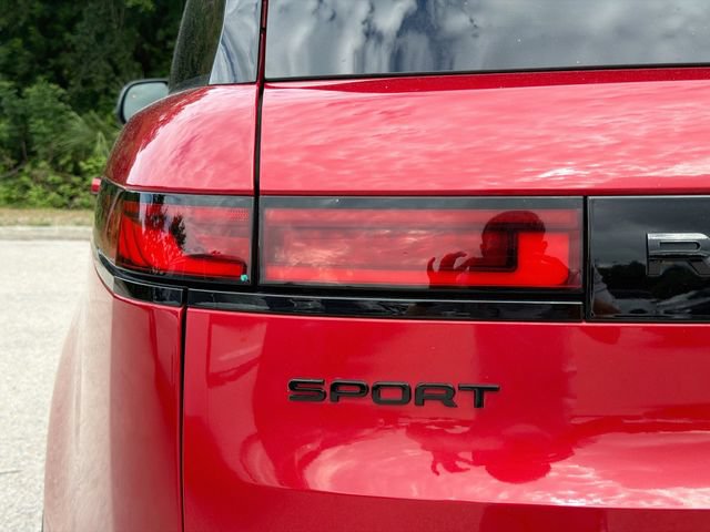 Used 2024 Land Rover Range Rover Sport SE AWD/4WD image 10