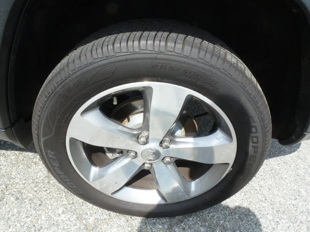 Used 2016 Jeep Grand Cherokee Limited RWD image 15
