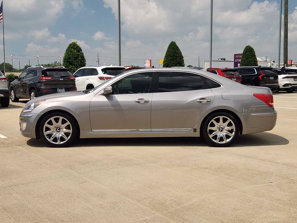 Used 2013 Hyundai Equus Signature RWD image 4