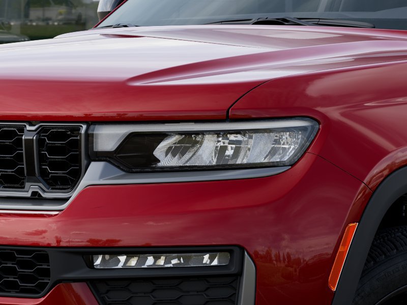 New 2027 Jeep Grand Cherokee Limited RWD image 10