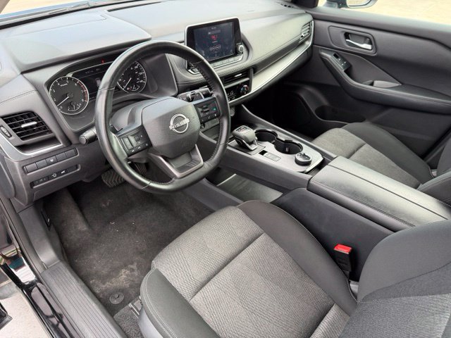 Used 2025 Nissan Rogue SV AWD/4WD image 12