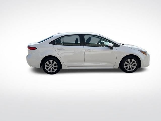 Used 2022 Toyota Corolla LE FWD image 6