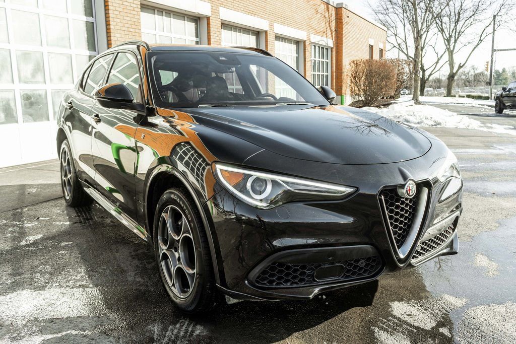 Used 2022 Alfa Romeo Stelvio Ti w/ Active Assist Plus Package image 6