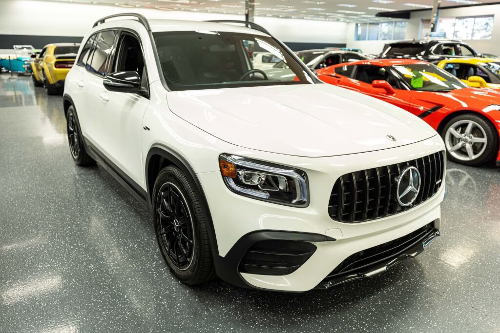 Used 2022 Mercedes-Benz GLB 35 AMG 4MATIC image 4