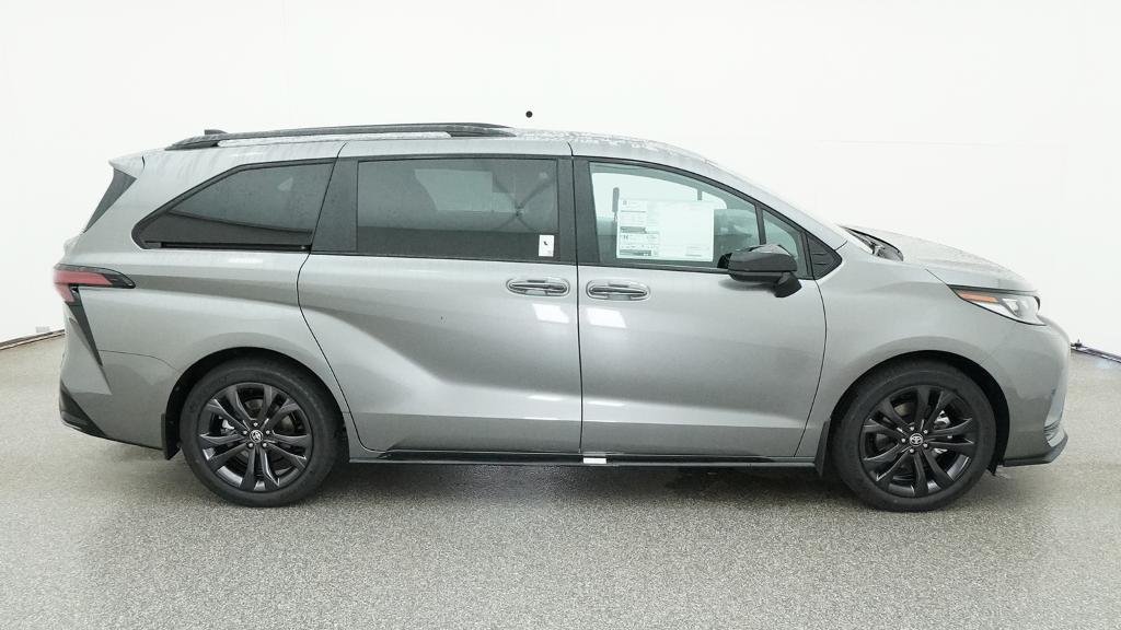 New 2026 Toyota Sienna XSE FWD image 14