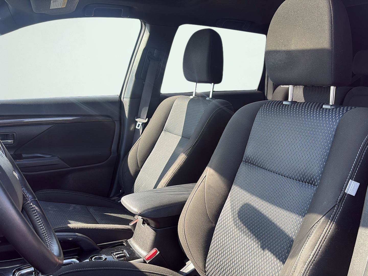 Used 2018 Mitsubishi Outlander LE FWD image 8