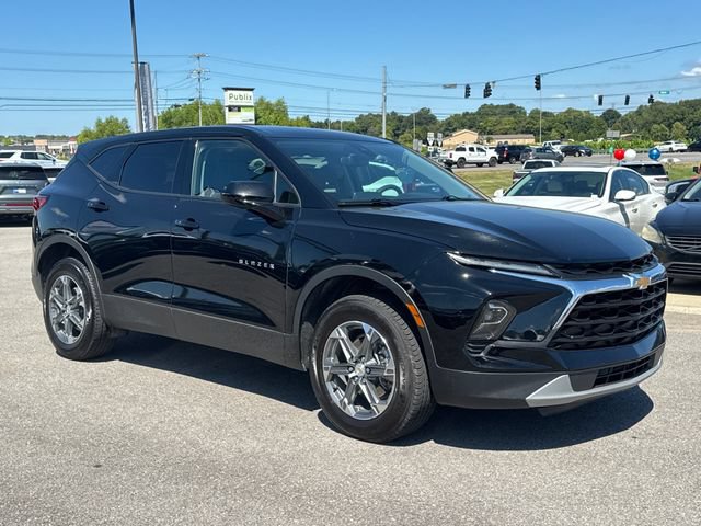 Used 2025 Chevrolet Blazer LT FWD image 7