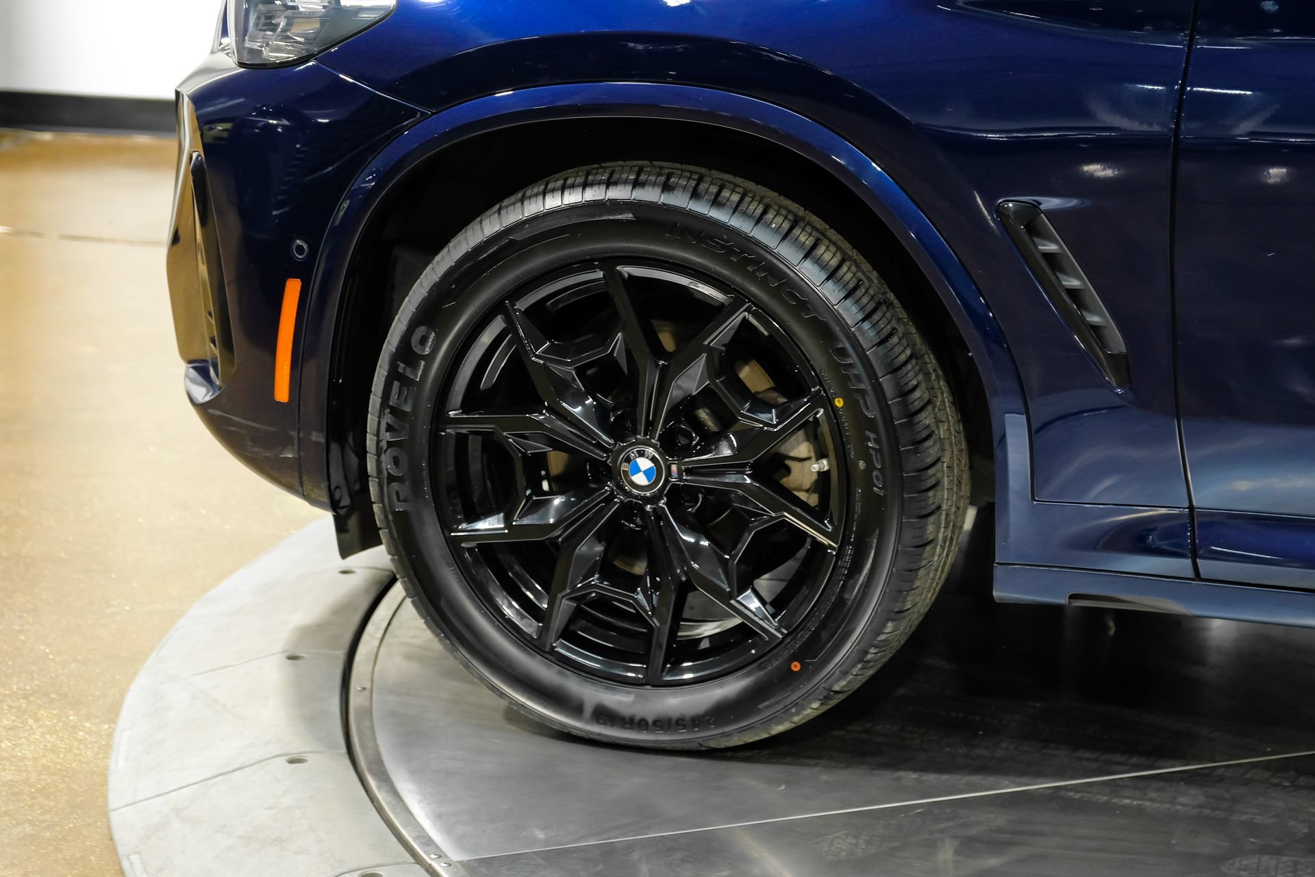 Used 2024 BMW X4 xDrive30i w/ M Sport Package AWD/4WD image 62