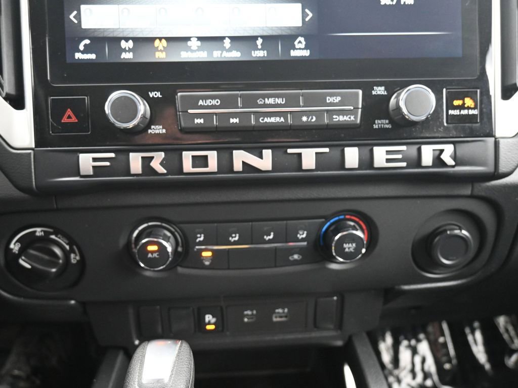 Used 2025 Nissan Frontier SV image 19