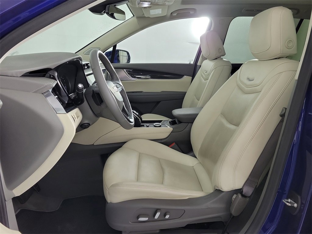 Certified 2023 Cadillac XT6 Premium Luxury image 17