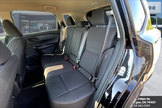Used 2024 Nissan Rogue S AWD/4WD image 21