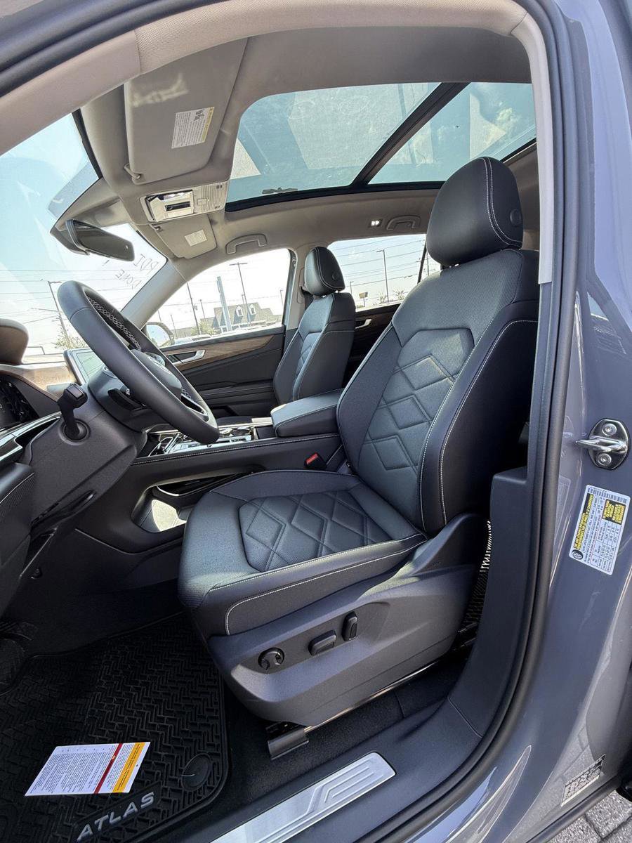 New 2026 Volkswagen Atlas SE image 10