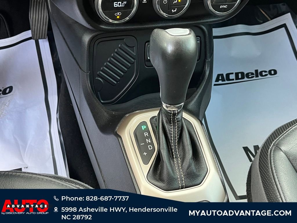 Used 2016 Jeep Renegade Limited image 21